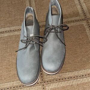 NWT UGG MENS BOOTS WITH PARTIAL FLEECE LINING